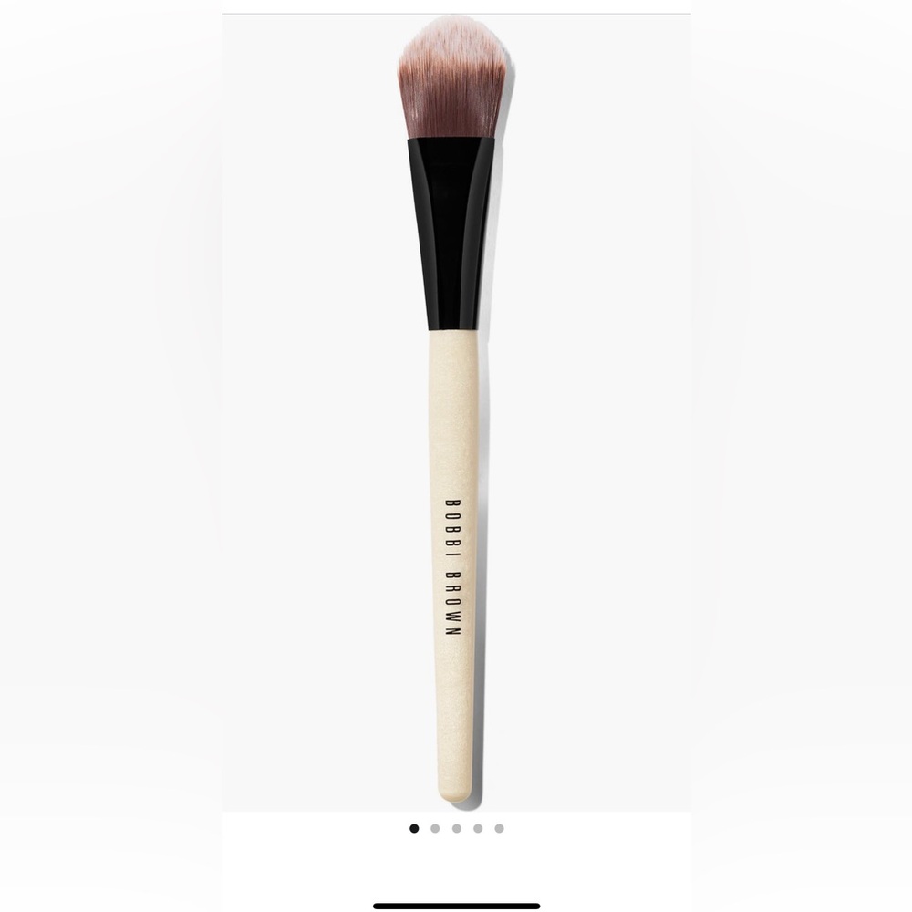 Bobbi Brown flawless finish foundation brush